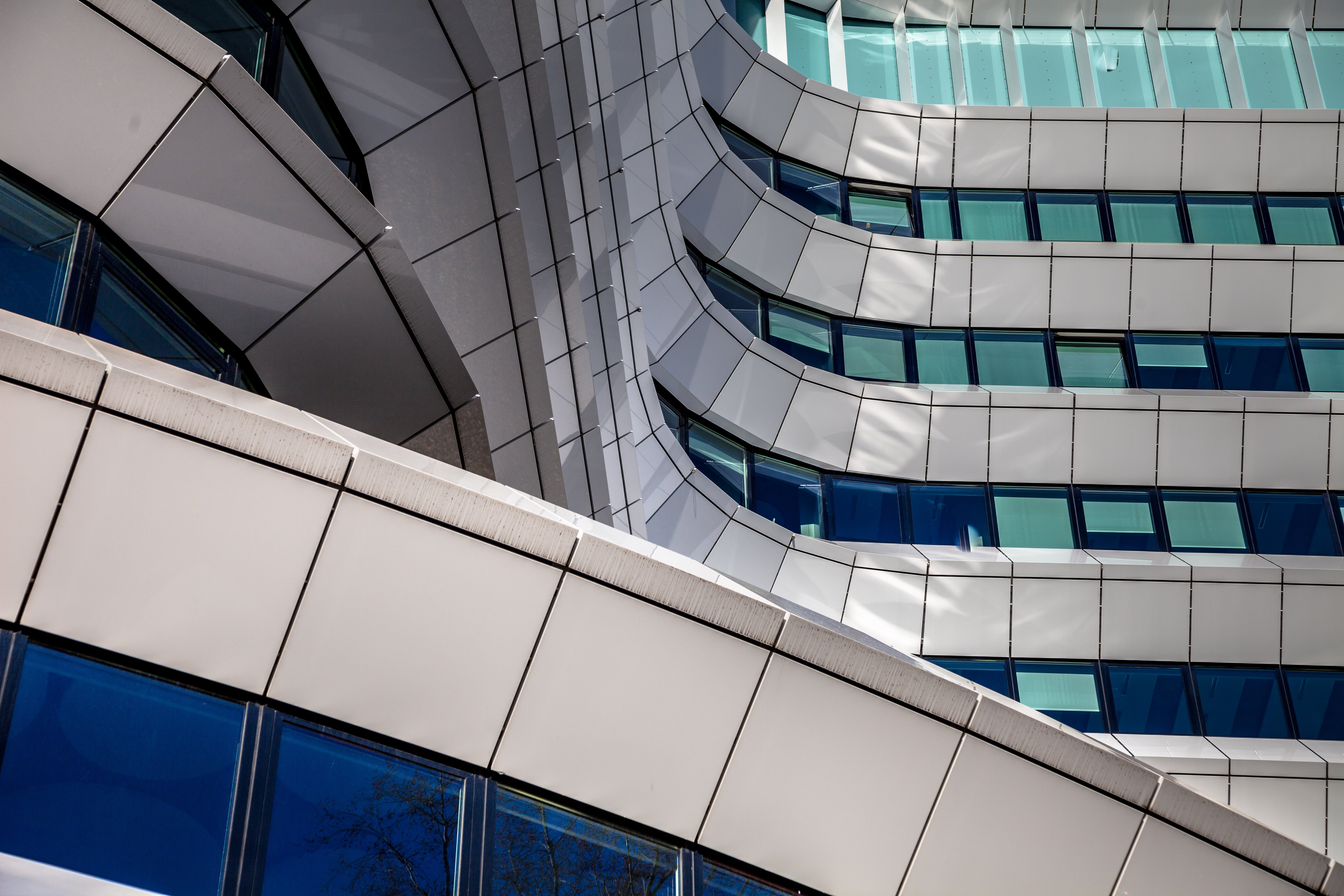 details-in-the-facade-of-modern-architecture-2025-03-23-22-01-52-utc