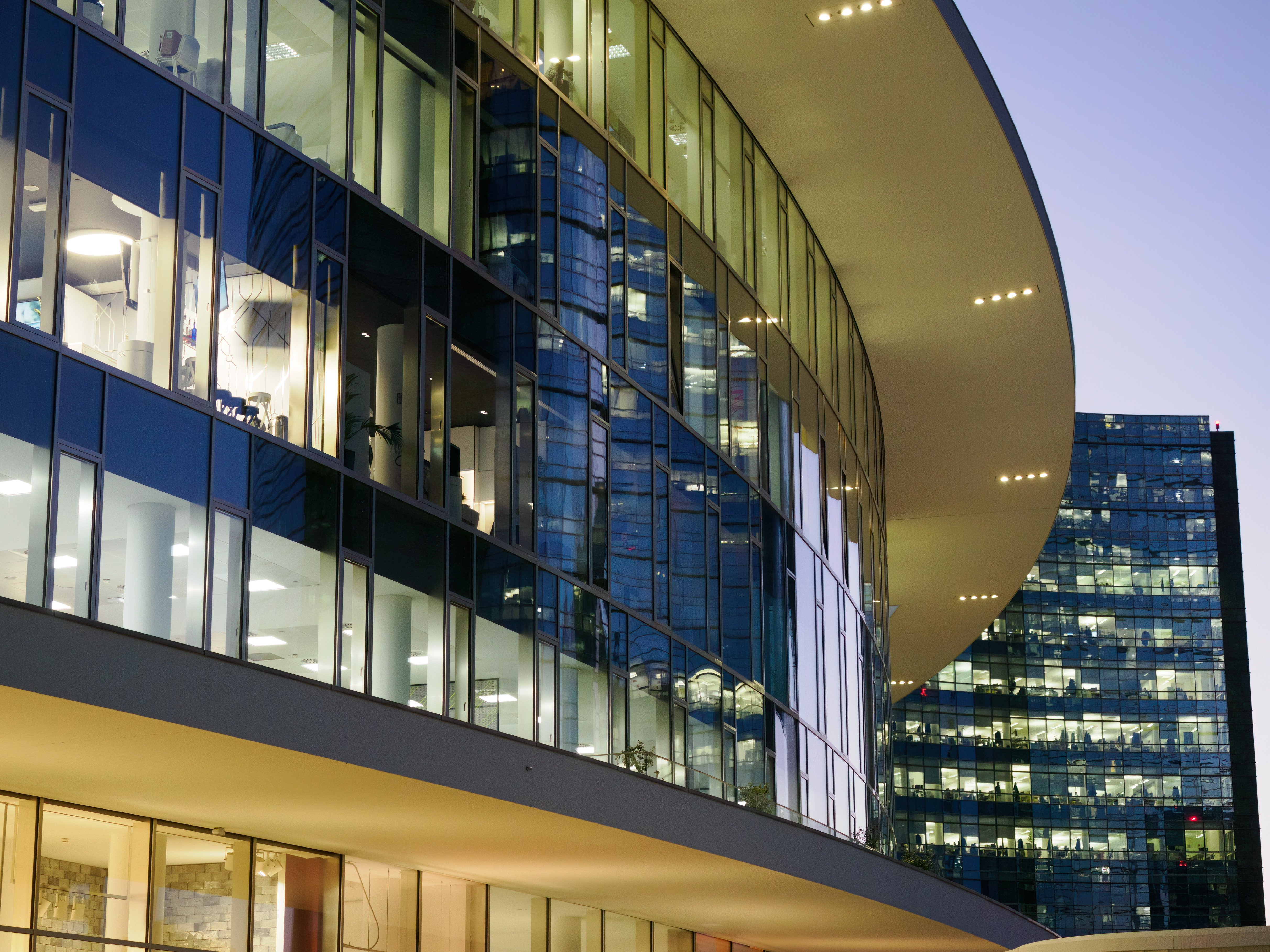 modern-buildings-at-porta-nuova-in-milan-italy-2025-01-09-07-51-49-utc
